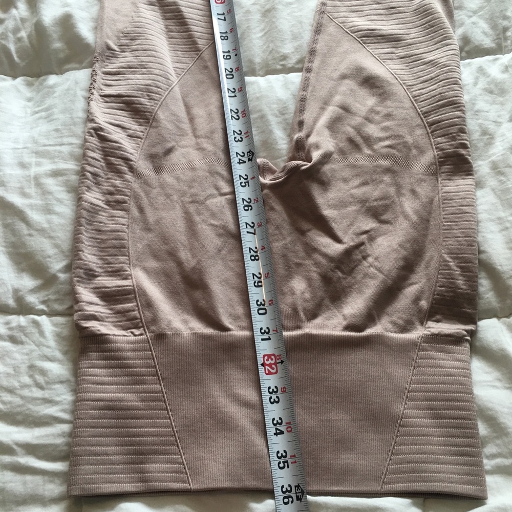 Gymshark nude/pink leggings size small - Picture 12 of 14